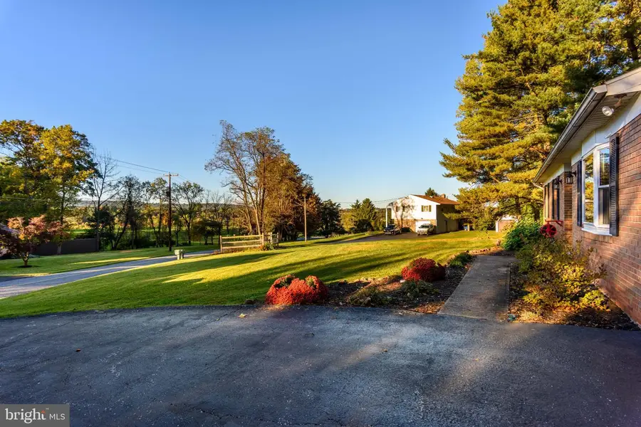 1740 Valley Green Rd, Etters, PA 17319 - #3