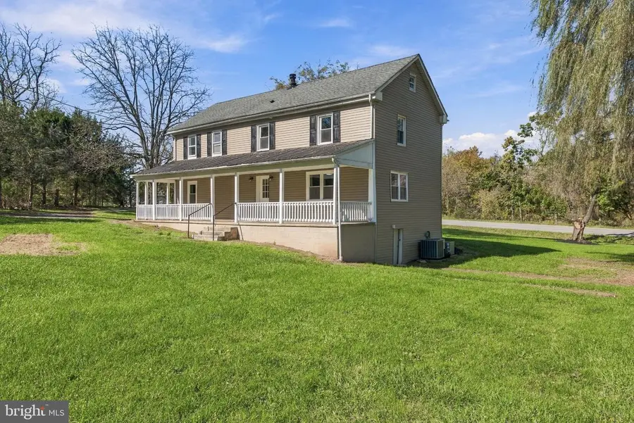 745 E Tolna Rd, Shrewsbury, PA 17361 - #2