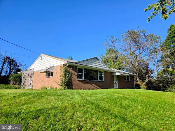835 Bairs Rd, YORK, PA 17408