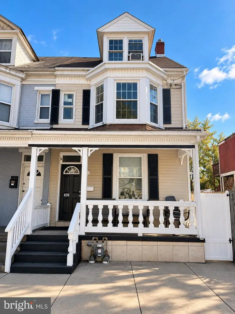 636 W College Ave, York, PA 17401 - #1
