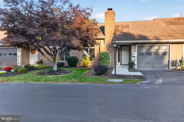 404 Deerfield Dr #404, HANOVER, PA 17331