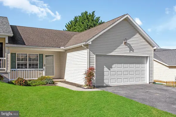 65 Lexington Dr, HANOVER, PA 17331