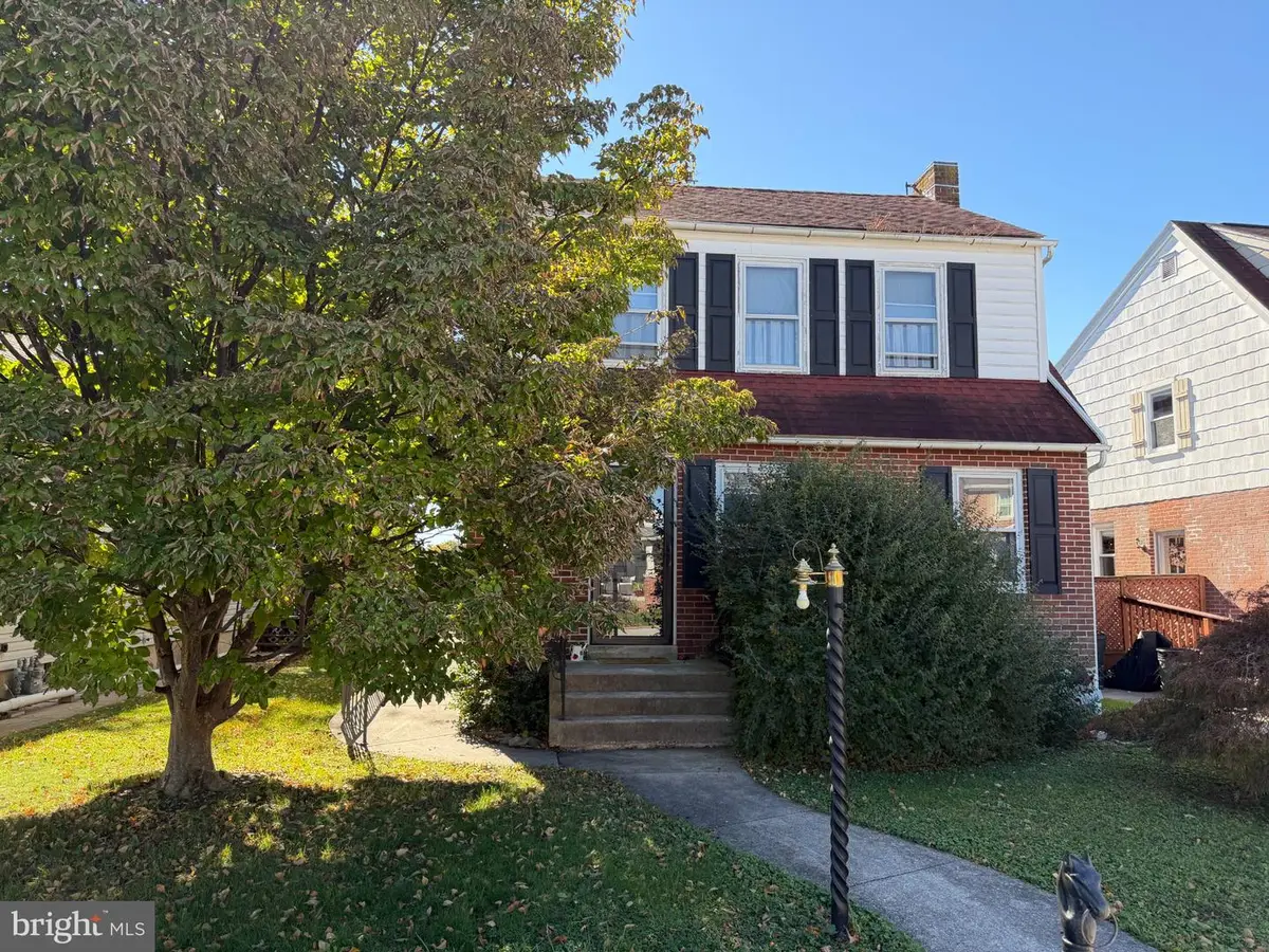 256 Princess St, Hanover, PA 17331 - #1