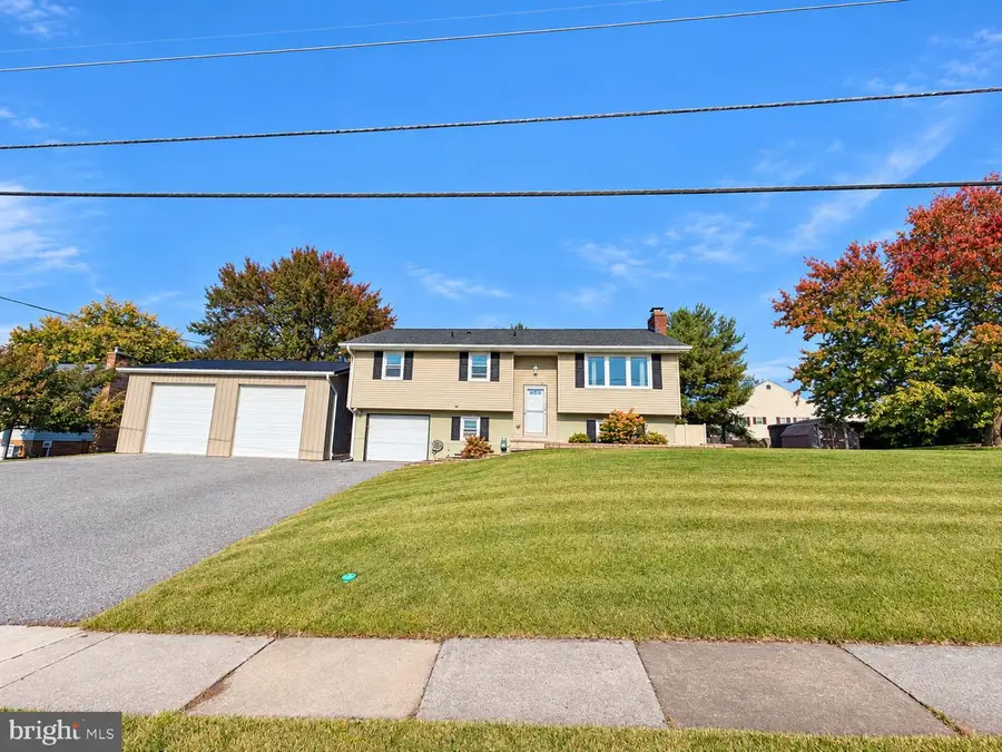 3275 Cardinal Ln, Dover, PA 17315 - #2