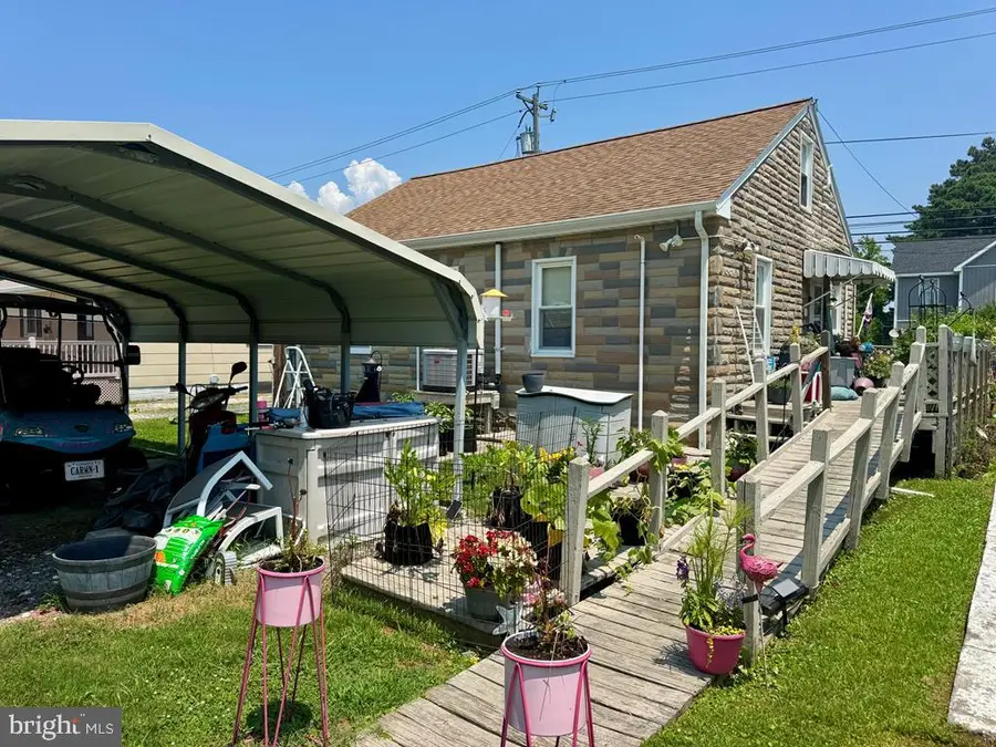 7158 Bunting Rd, Chincoteague Island, VA 23336 - Image #2