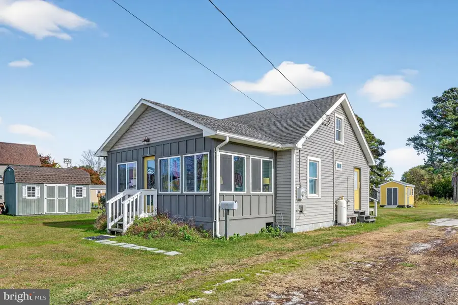 7363 Andrews Ln, Chincoteague Island, VA 23336 - Image #2