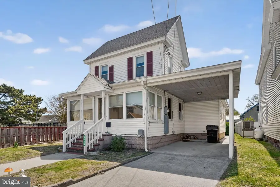 4214 Main St, Chincoteague Island, VA 23336 - #3