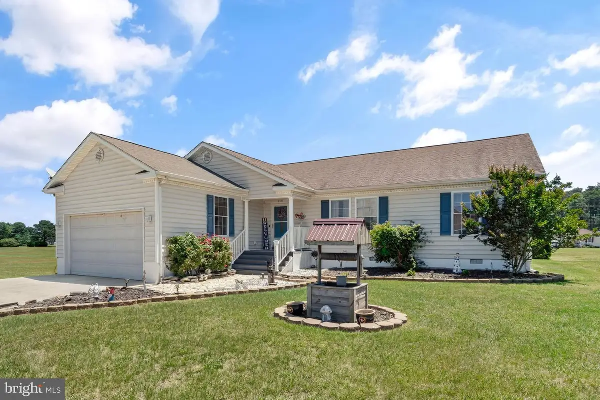 2353 Yardarm Dr, Greenbackville, VA 23356 - #1
