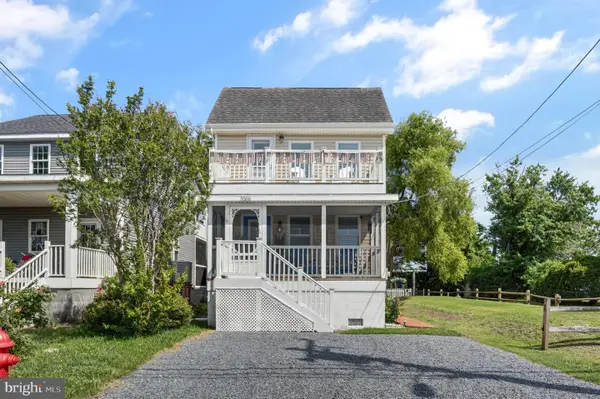 3566 Main St, CHINCOTEAGUE ISLAND, VA 23336