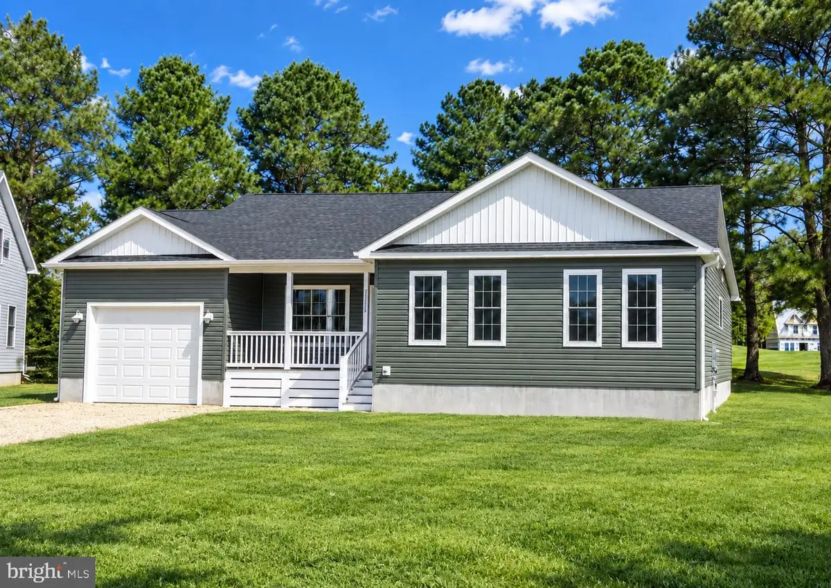 38041 Davey Jones Blvd, Greenbackville, VA 23356 - #1