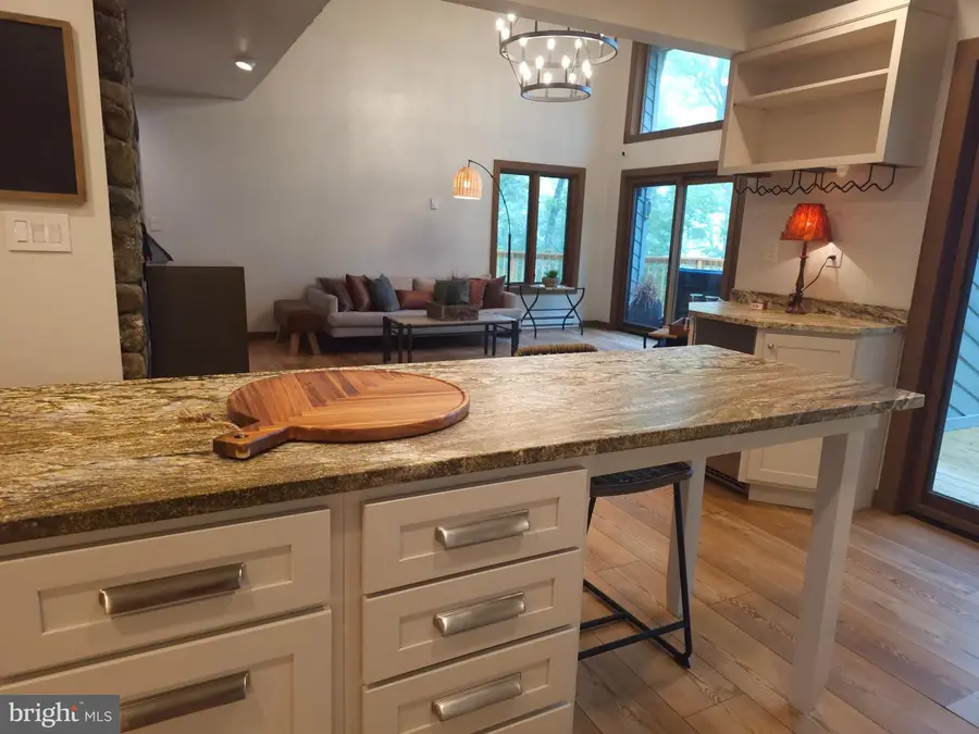 198 Hemlock Dr, Roseland, VA 22967 - #2
