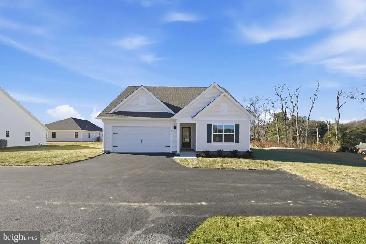 279 Heather Ln, Staunton, VA 24401 - #1