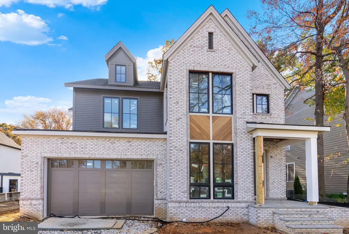 5206 12th St N, Arlington, VA 22205 - Image #1