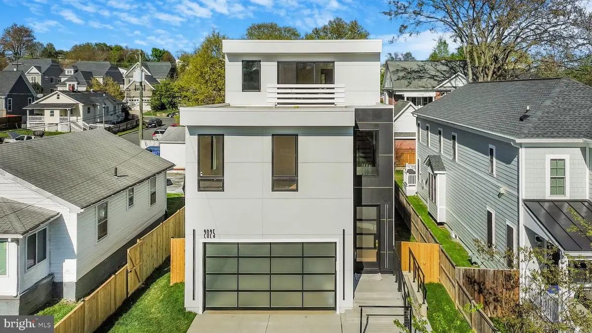 2025 N Emerson St, Arlington, VA 22207 - Image #1