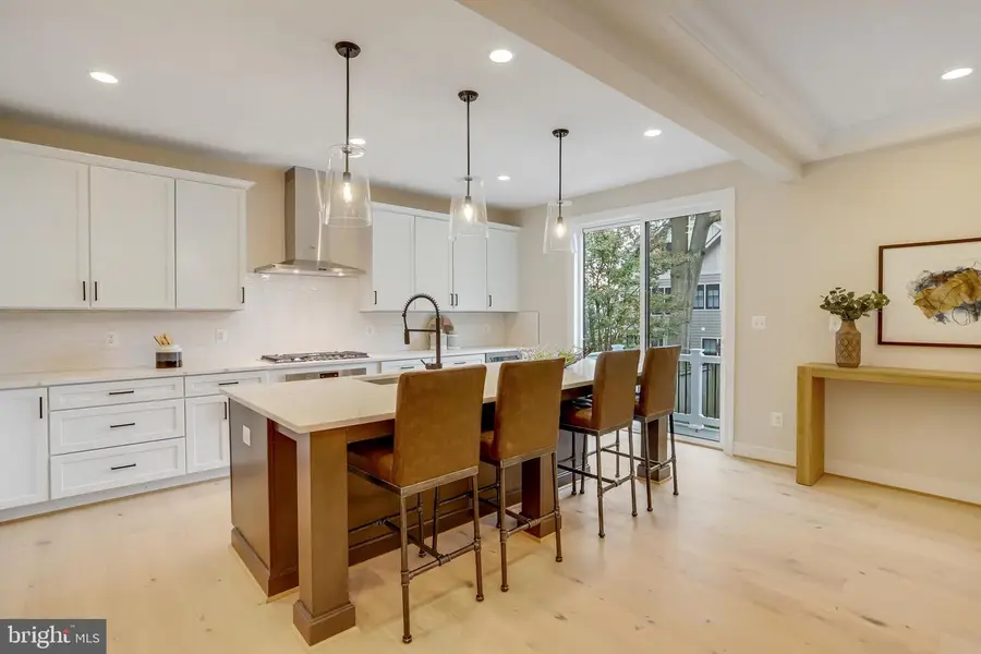 2004 N Lexington St, Arlington, VA 22205 - Image #2