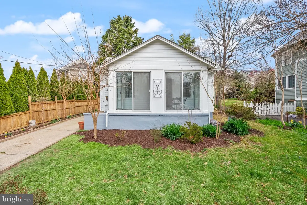 2621 2nd Rd N, Arlington, VA 22201 - Image #1