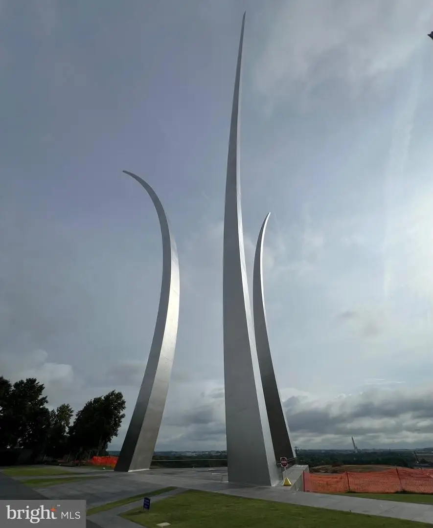 1300 Army Navy Dr #803, Arlington, VA 22202 - Image #3