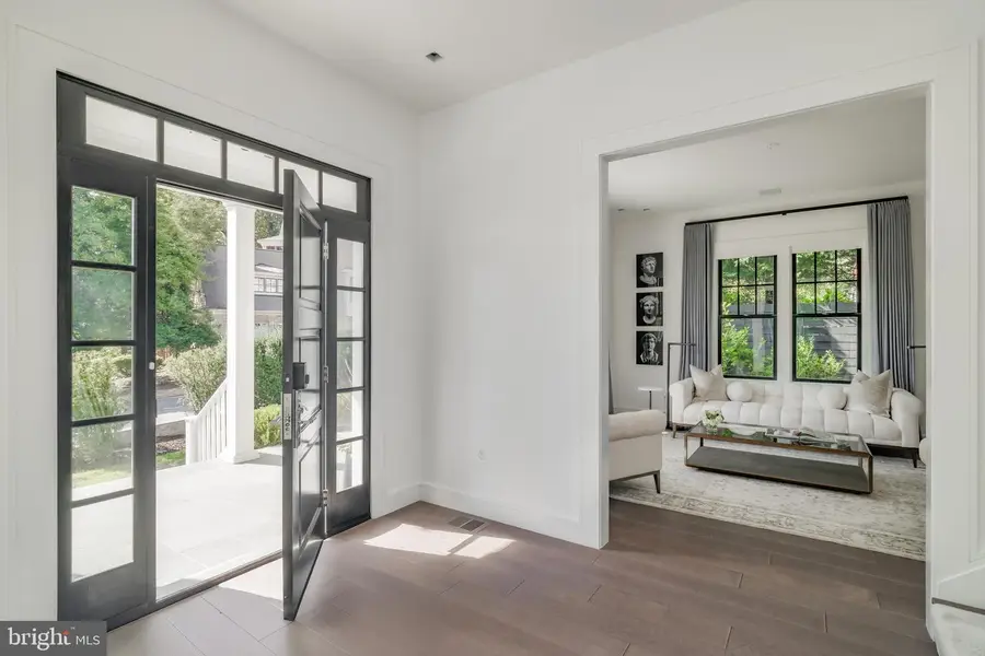 2361 N Edgewood St, Arlington, VA 22207 - Image #3