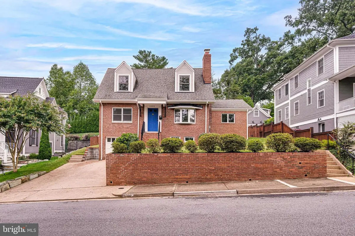 2332 N Fillmore St, Arlington, VA 22207 - Image #1