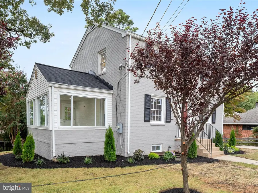 2116 N Harrison St, Arlington, VA 22205 - Image #3