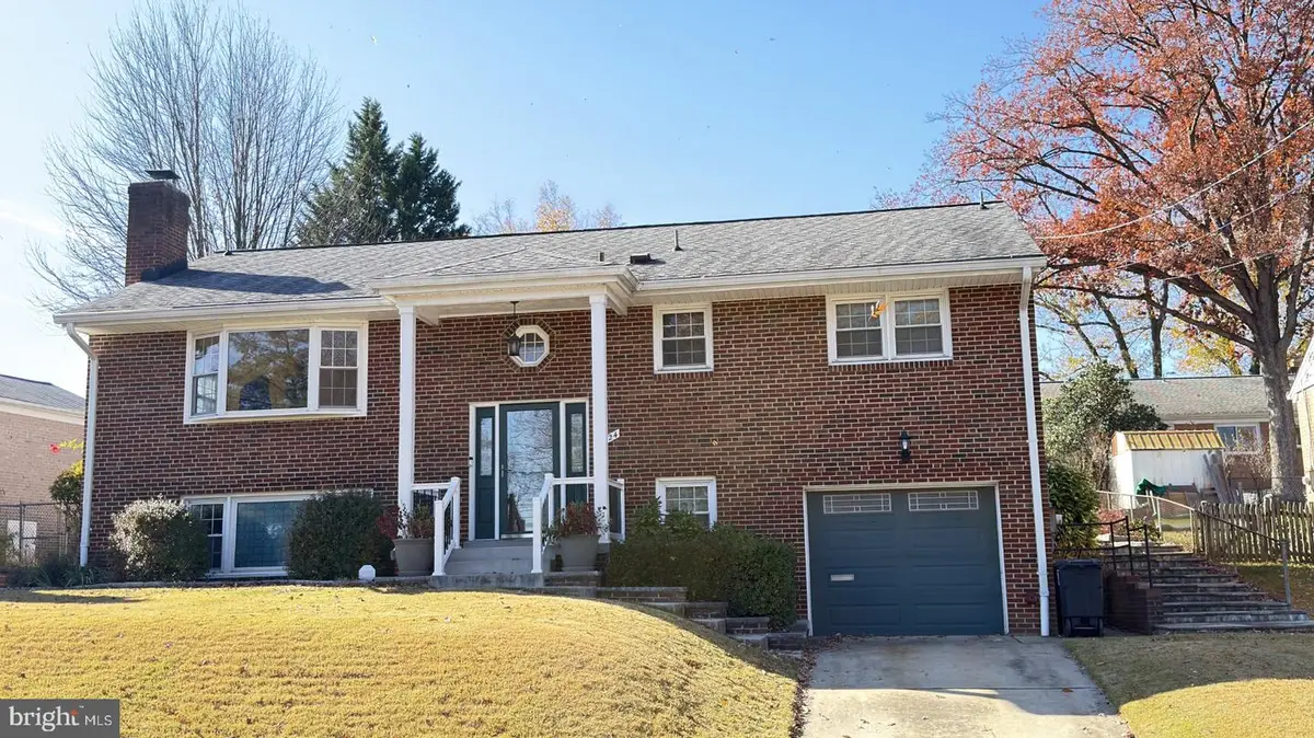 524 Longfellow St N, Arlington, VA 22203 - Image #1