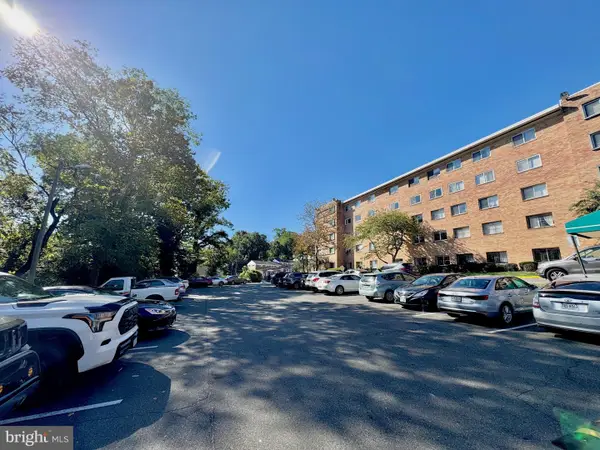 750 S Dickerson St #213, ARLINGTON, VA 22204