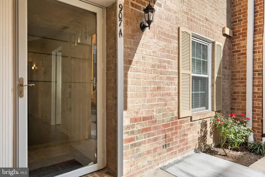 907 S Rolfe St #1-a, Arlington, VA 22204 - Image #2