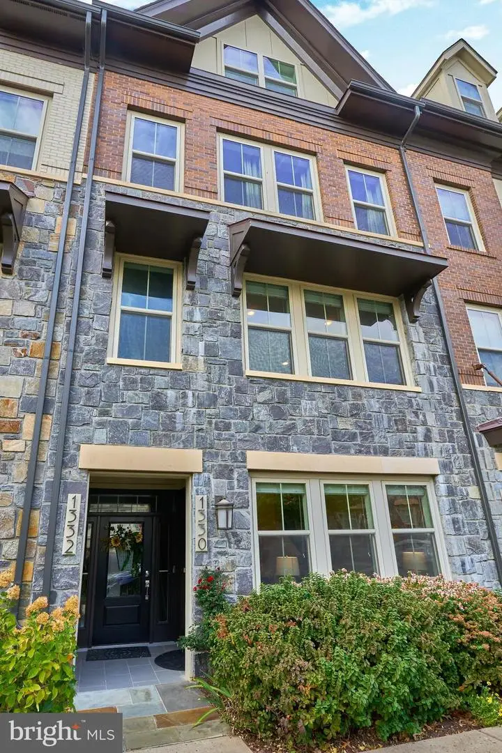 1330 S Quinn St, Arlington, VA 22204 - Image #2