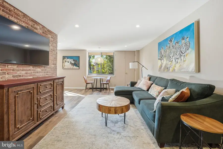 4390 Lorcom Ln #402, Arlington, VA 22207 - Image #3