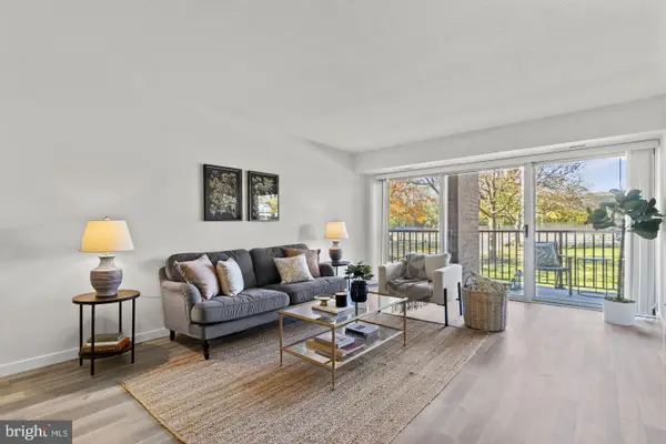 1300 Army Navy Dr #104, ARLINGTON, VA 22202