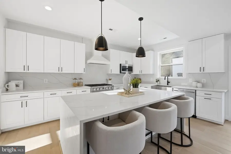 2106 S Kenmore St, Arlington, VA 22204 - #3