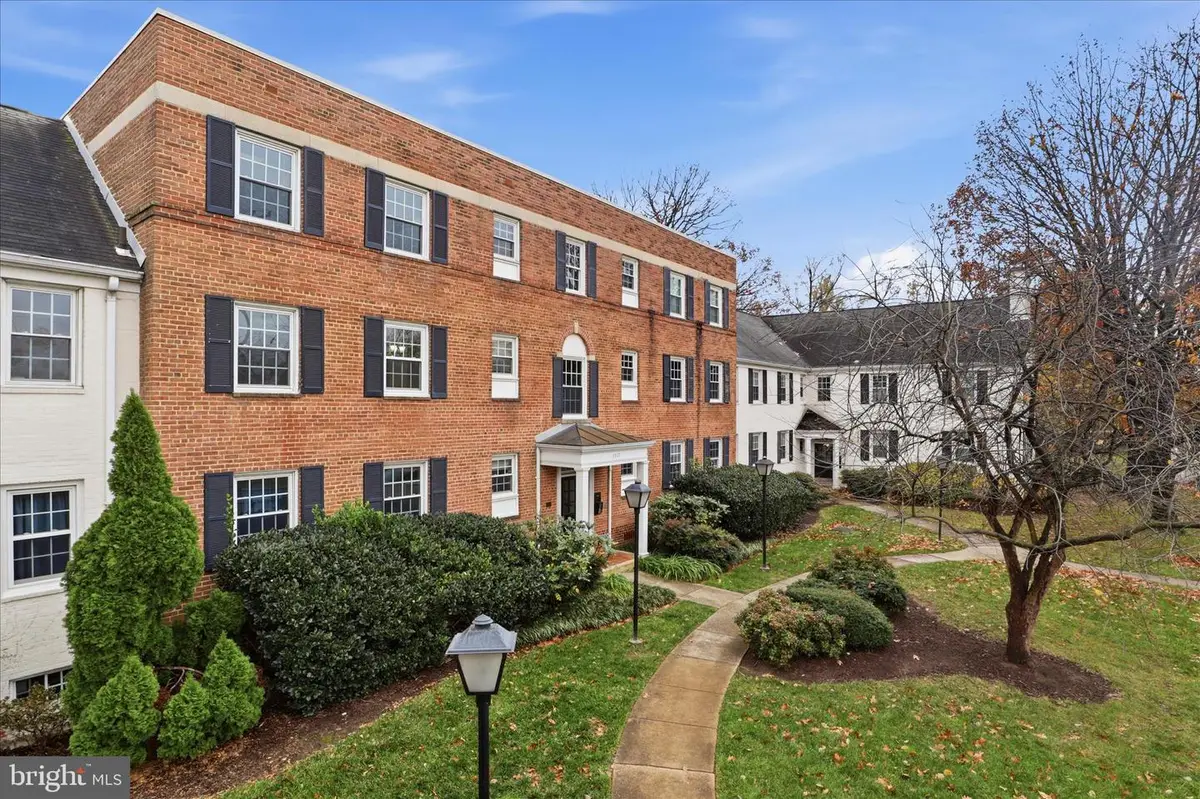 1317 S Walter Reed Dr #17201, Arlington, VA 22204 - Image #1