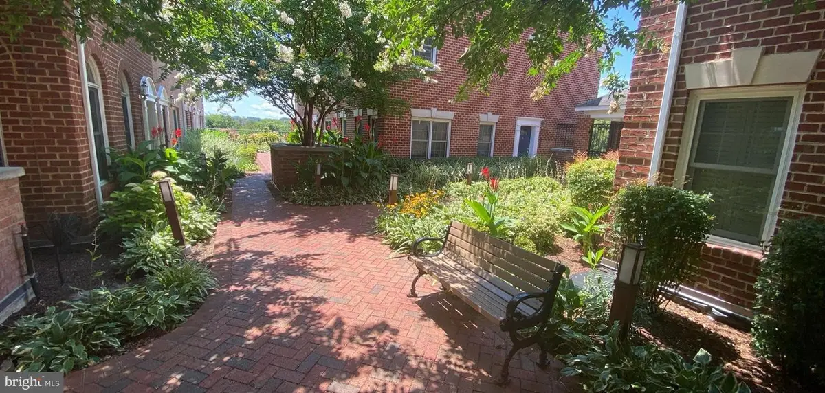 2256 S Garfield St #11, Arlington, VA 22206 - #1