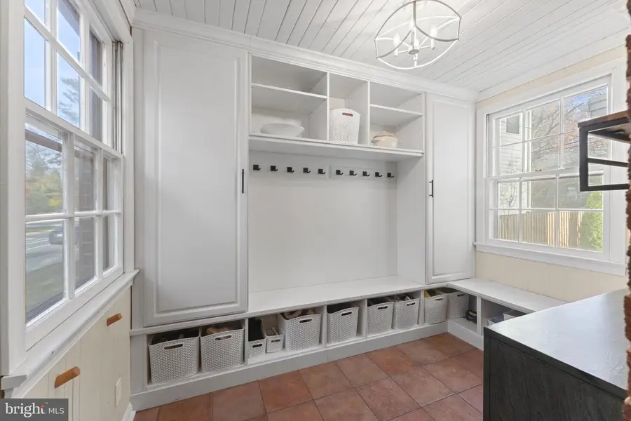 2723 N George Mason Dr N, Arlington, VA 22207 - Image #3