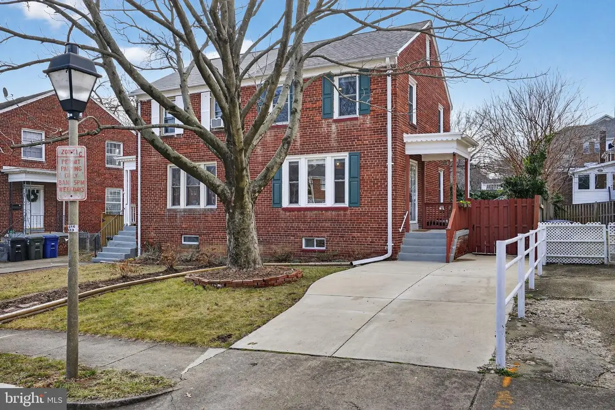 2604 S Troy St S, Arlington, VA 22206 - Image #1
