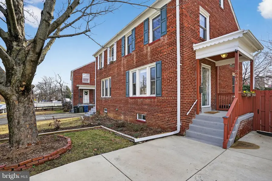2604 S Troy St S, Arlington, VA 22206 - Image #2
