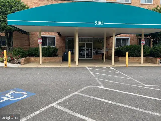 5101 8th Rd S #102, Arlington, VA 22204 - Image #3