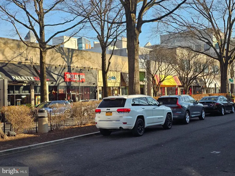 4810 29th St S #b1, Arlington, VA 22206 - Image #3