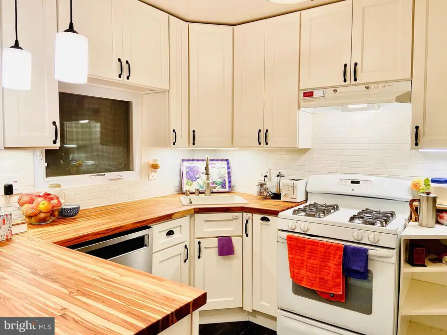 2137 S Pollard St, Arlington, VA 22204 - Image #3