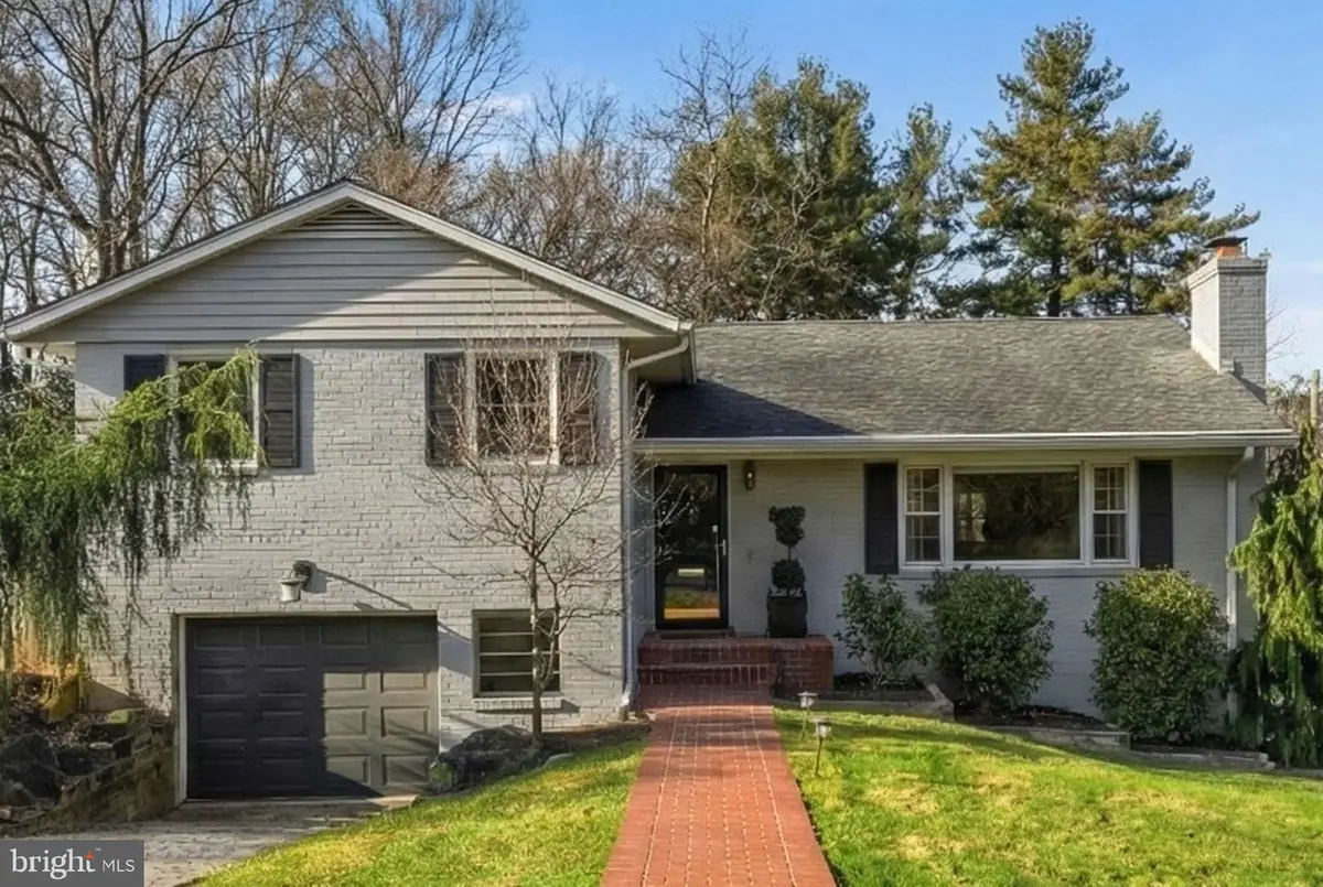 4324 37th Rd N, Arlington, VA 22207 - Image #1