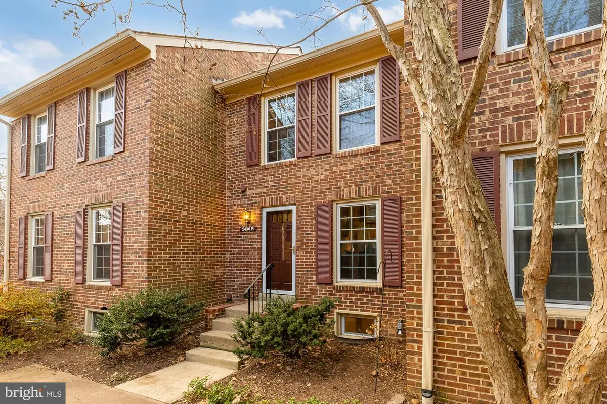 2446 S Walter Reed Dr S #2, Arlington, VA 22206 - Image #1