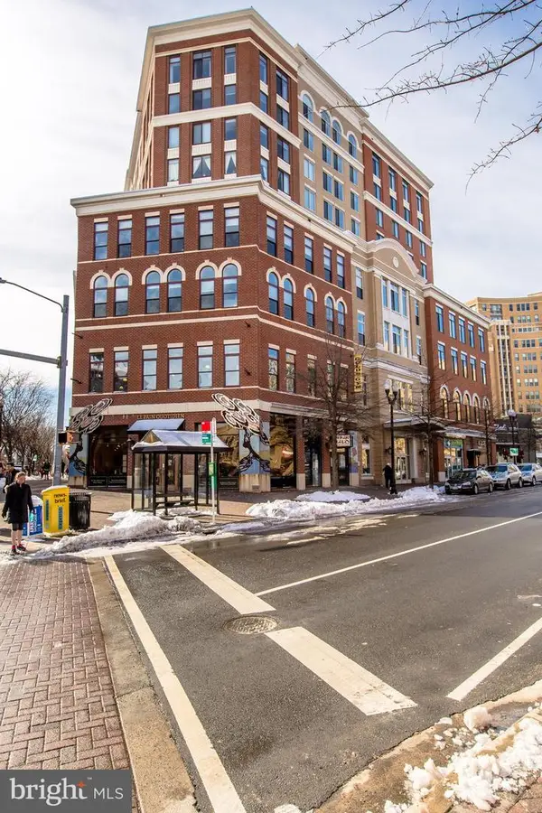 1220 N Fillmore St #602, ARLINGTON, VA 22201