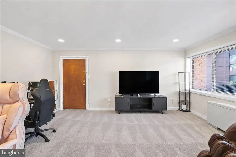 1506 S George Mason Dr #10, Arlington, VA 22204 - Image #3