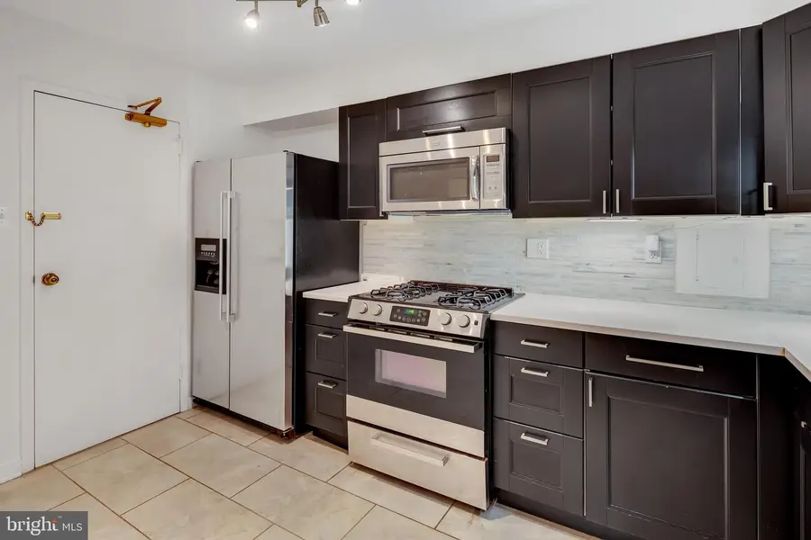 1300 Army Navy Dr #201, Arlington, VA 22202 - Image #3