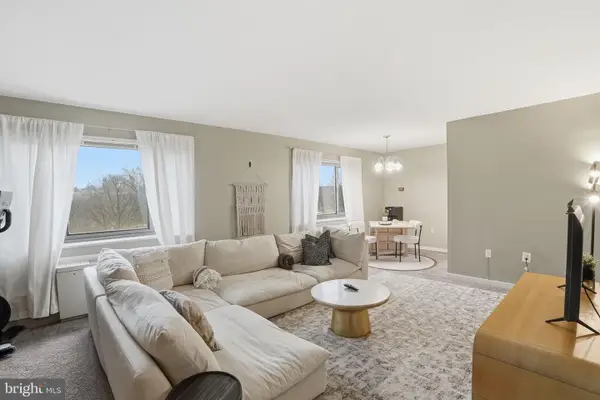 1300 S Arlington Ridge Rd #204, ARLINGTON, VA 22202