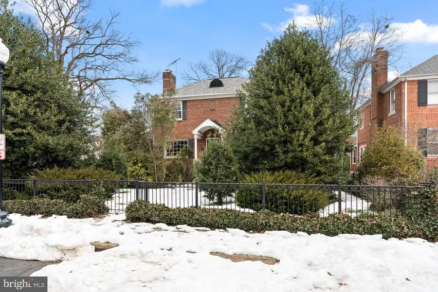 301 S Ivy St, Arlington, VA 22204 - #3