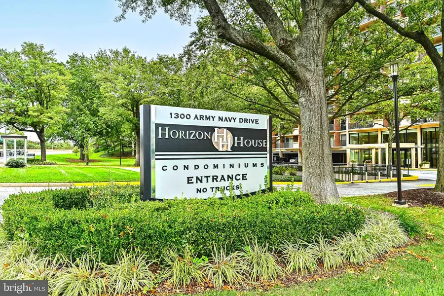 1300 Army Navy Dr #117, Arlington, VA 22202 - Image #2