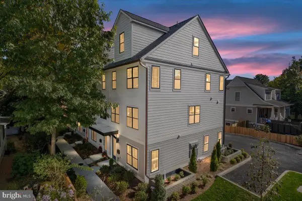 909 N Irving St, ARLINGTON, VA 22201