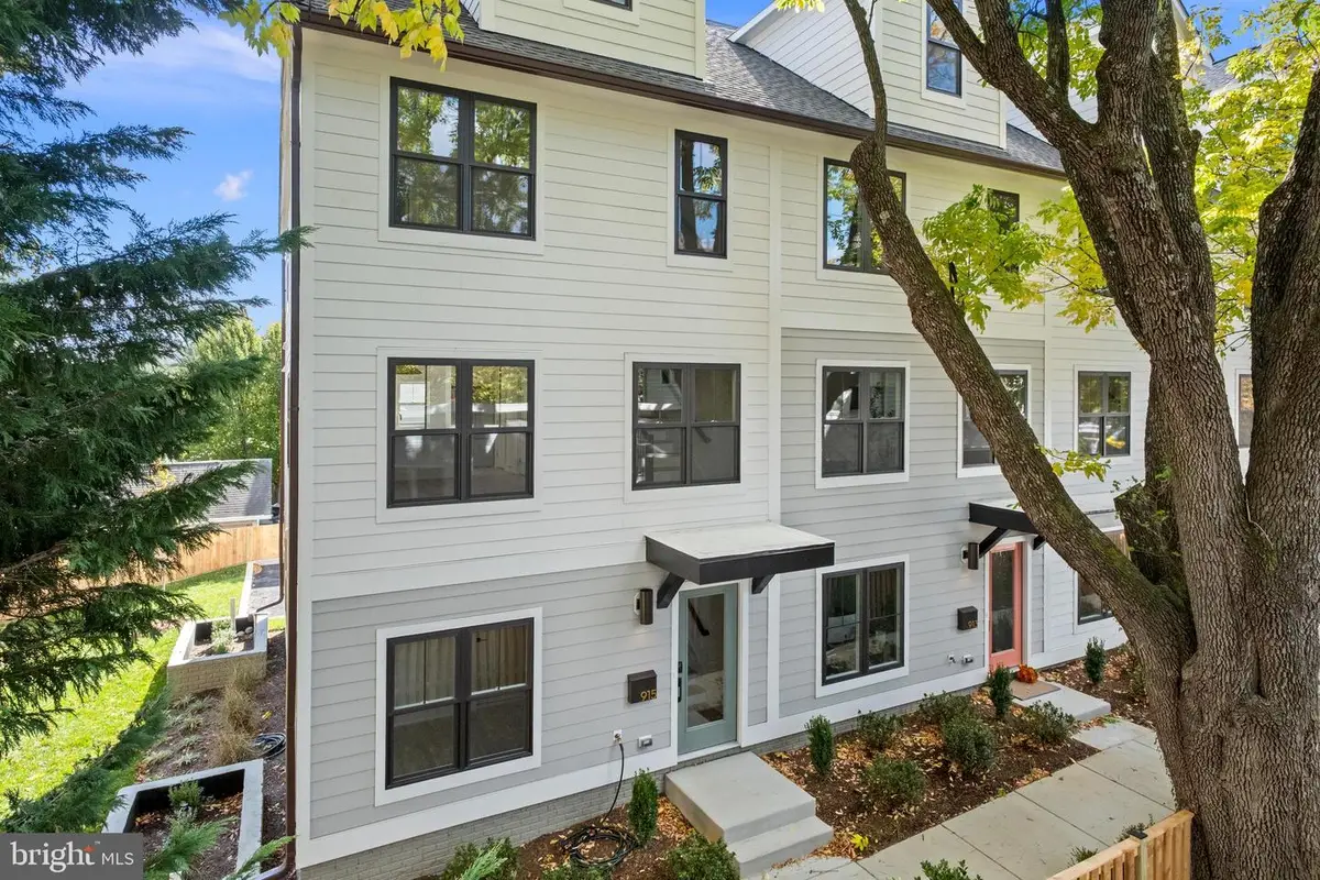 915 N Irving St, Arlington, VA 22201 - Image #1