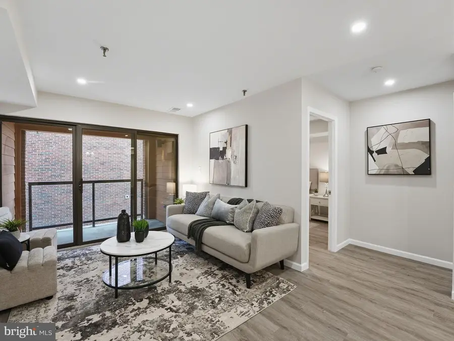 1029 N Stuart St #302, Arlington, VA 22201 - #3